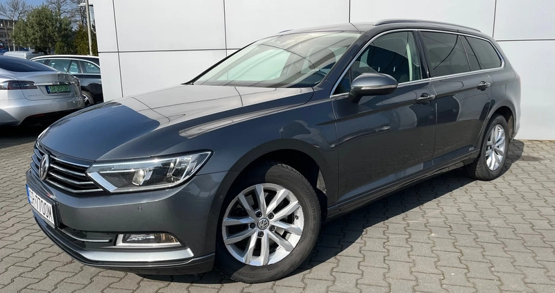 Volkswagen Passat cena 45900 przebieg: 243000, rok produkcji 2015 z Rybnik małe 379